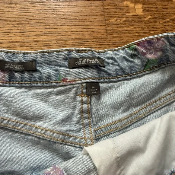 Wild Fable Floral Denim Shorts Size 14 - Picture 5 of 6